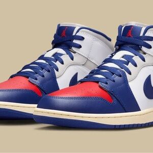 Jordan 1 Mid “Rare Air”